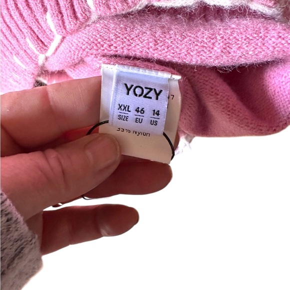Yozy XXl pink drop shoulder sweater with large white bow. Non itchy & thick,Nwt. - Picture 7 of 16
